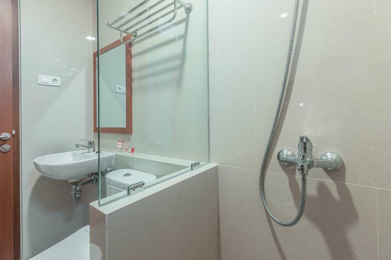 Oyo 780 Acg House Kalibata Syariah Otel Cakarta Dış mekan fotoğraf